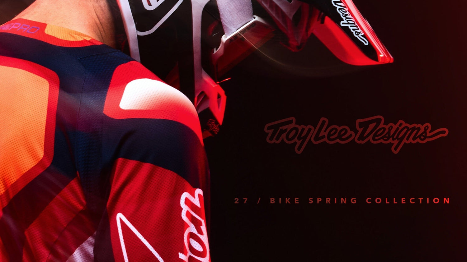 Red Troy Lee Designs helmet side profile for eMoto helmet fit guide